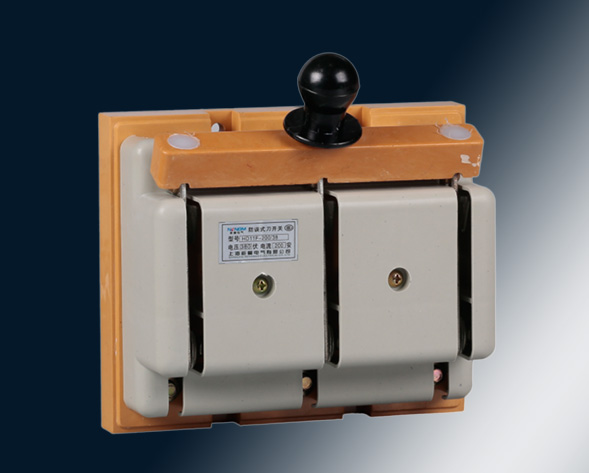 HD系列單投刀開(kāi)關(guān)、HS系列雙投刀開(kāi)關(guān)適用于交流50Hz、額定電壓400V、直流220V，額定電流至1500A的成套配電裝置中，用作手動(dòng)不頻繁接通與分?jǐn)嘟恢绷麟姟?>
											HD、HS開(kāi)啟式刀開(kāi)關(guān)</a>
										</div>
										 
										<div   id=